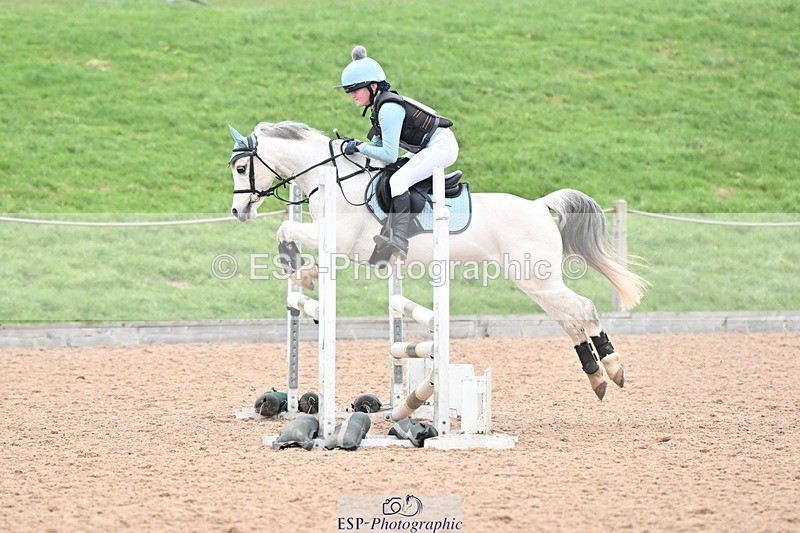 250118-110206-00572 - Cls 2 A&B 80cm 10.45 to 11.40