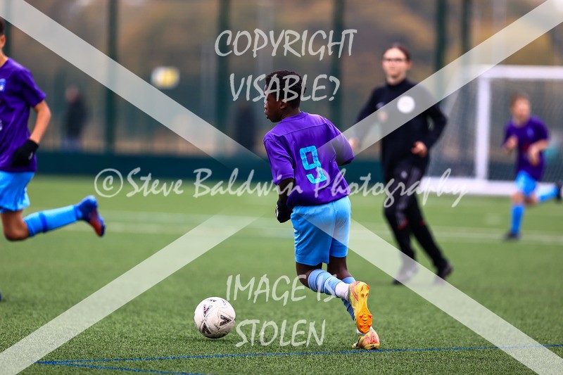 1DX30425 - 2025-10-12 FC Abbey Meads U14 Orange V Kingsdown Lions U14