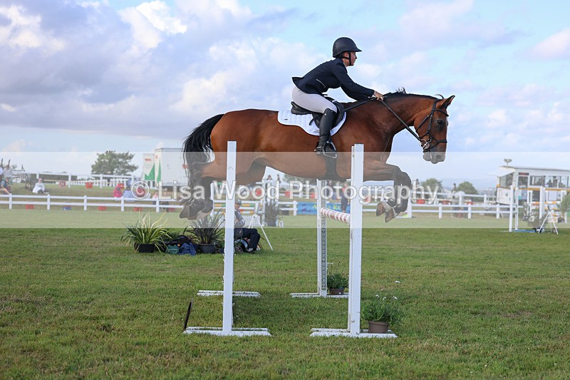 3E7A4676 - Class C1: Showjumping Senior Newcomers/1.10m open