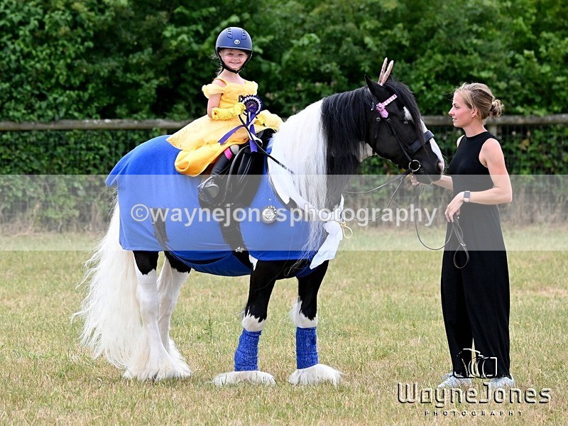 WJ6_8439 - Nancy & Churchill's first Show 22-06-25