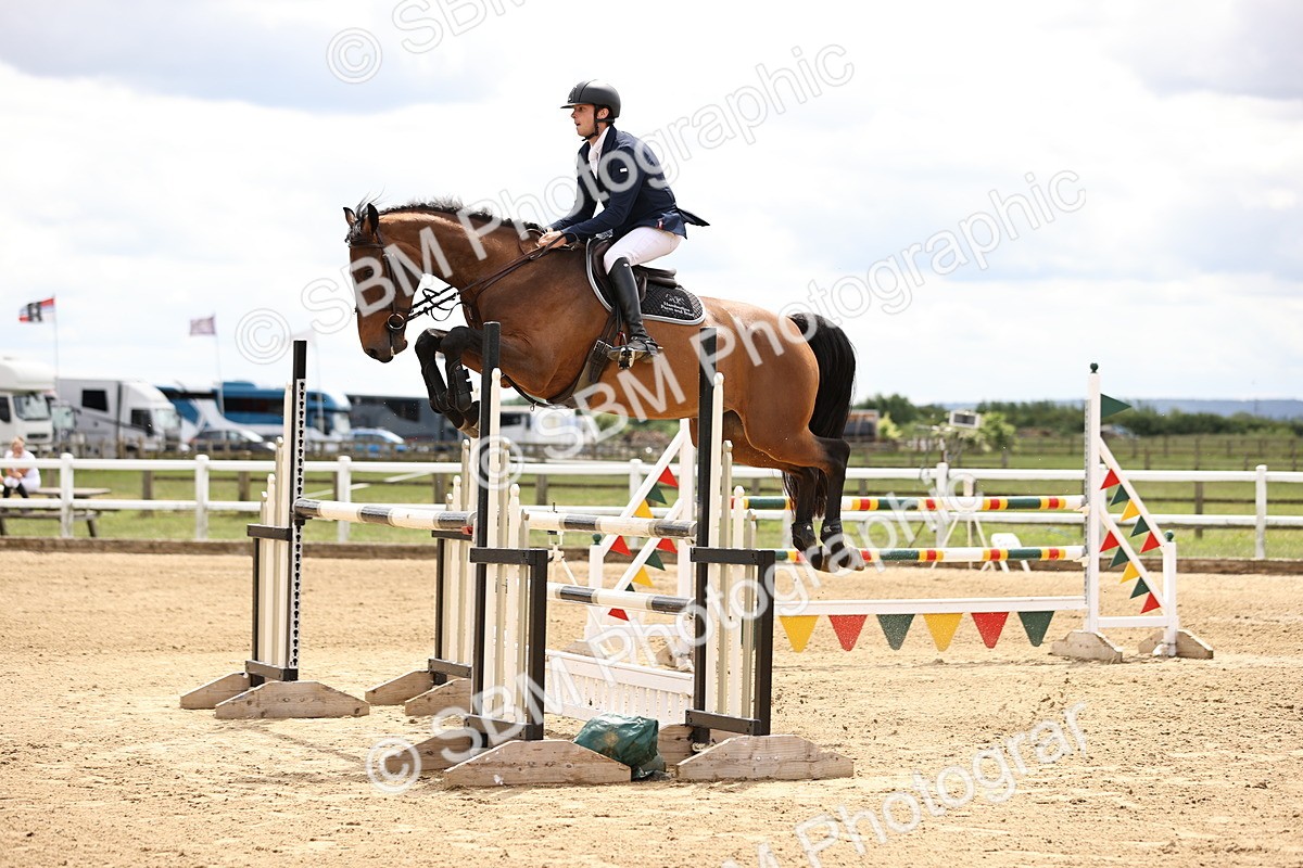 SBM_003050 - Class 11 - Senior Newcomers - 1.10m