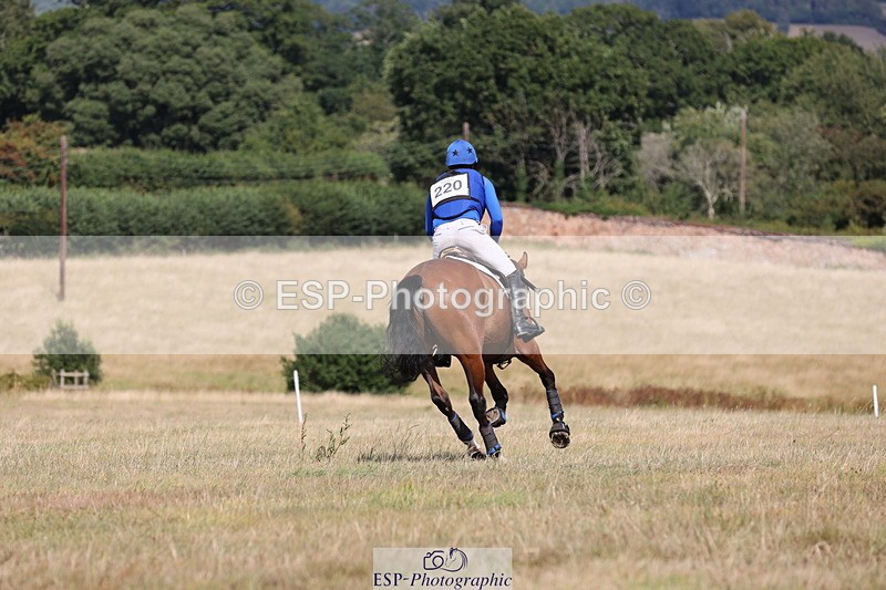 250802A-160024-06915 - E-220-Tim.Cheffings-LEOPOLD.BLOOM.M2S