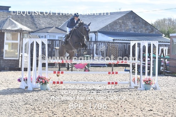 BPP_1706 - CLASS 18 SUN Senior Newcomers/ 1.10m Open