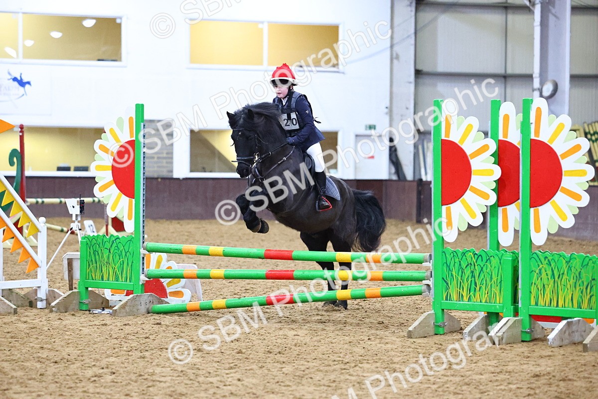 SBM_001726 - Class 4 - Festive Fences - 70cm