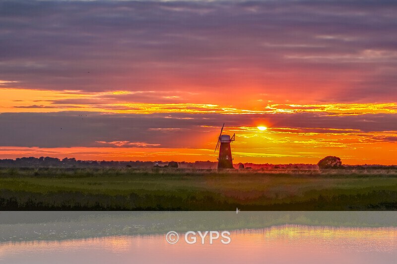 Breydon sunset by Mike Graystone - 2023 Summer outdoor meetings, members' pictures
