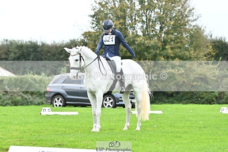241024-120129-02595 - 321-Hannah.Underhill-DONBEG.GREY
