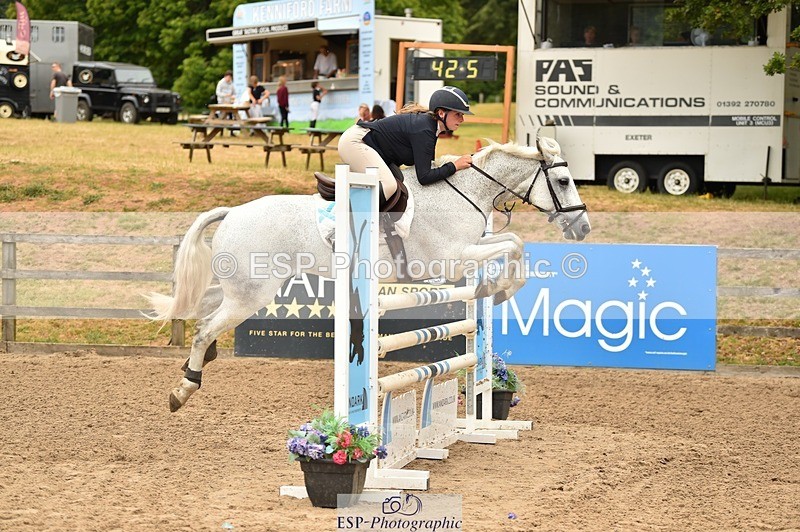 230618-134038-12764 - Cls 25 Pony Foxhunter & 1.10m Open