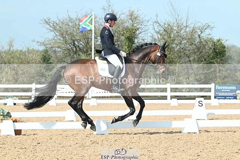 250403-104233-01560 - 048-Angus.Corrie-Deane-Maigret.VD.Watermolen
