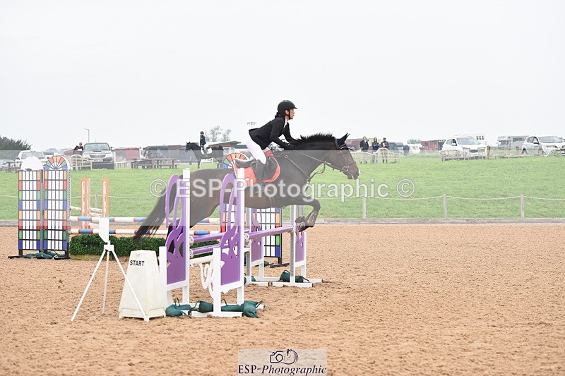 230916A-151842-05321 - Cls 18 Snr 95cm Derby