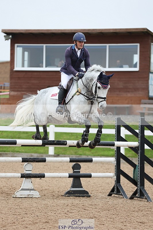 241101A-113436-01413 - FRI Cls 5 Newcomers and 1.10m Open