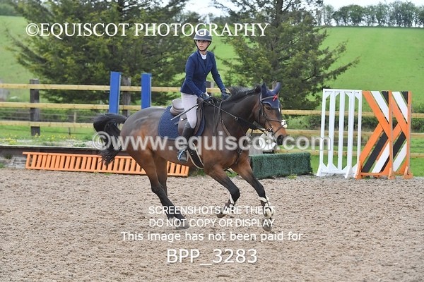 BPP_3283 - CLASS 14 SUN Senior BritiNovice/ 90cm Open