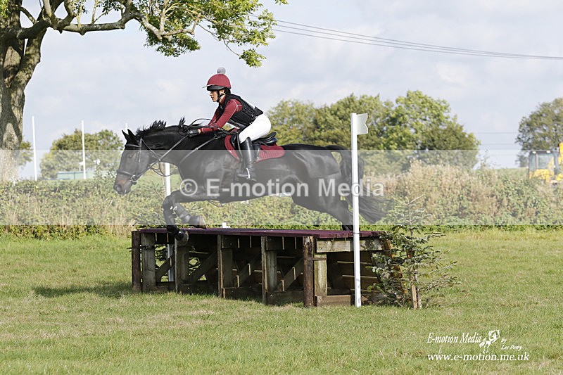  WWHT 171021 3287 - Intermediate (0.90m)  17/10/21