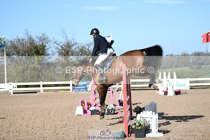 250330-100448-05982 - Cls 32 British Novice and 90cm