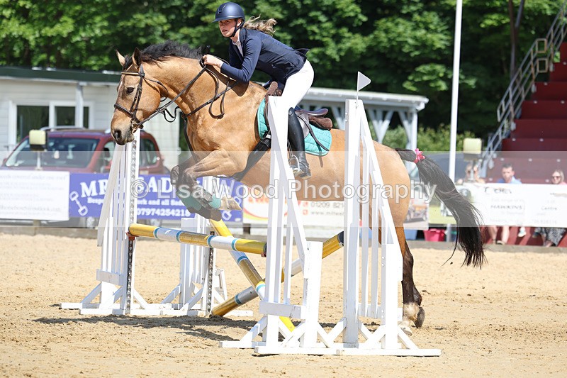 3E7A9556 - Class 8: Senior 80cm