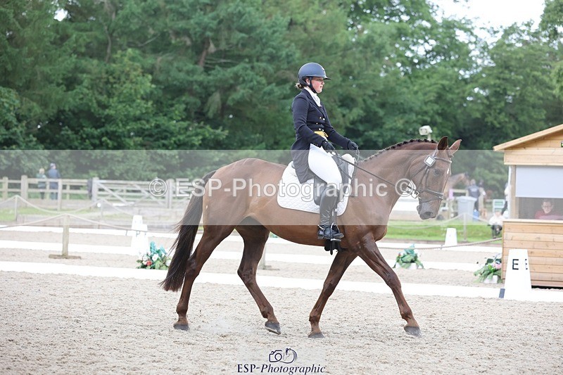 240524-140709-09667 - 279-MHF_LADY-Poppy_von_Maltzahn