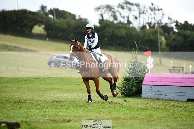 250831-104806-06161 - L-558-Lucy.Davies