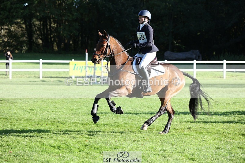 231022-095844-24240 - 668-BOWHAYLANDS.SKYFALL-Miya.Johns-TrotUp+SJ