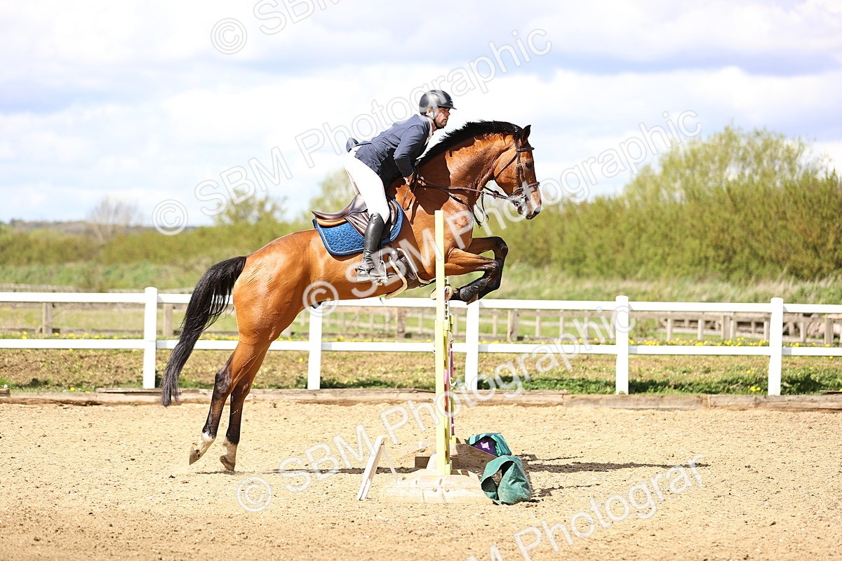 SBM_003843 - Class 17 - Senior Newcomers - 1.10m