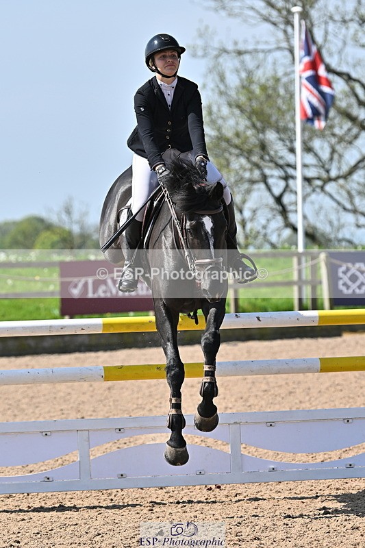 240509A-111609-01092 - Cls 9 Snr 1.20m Open