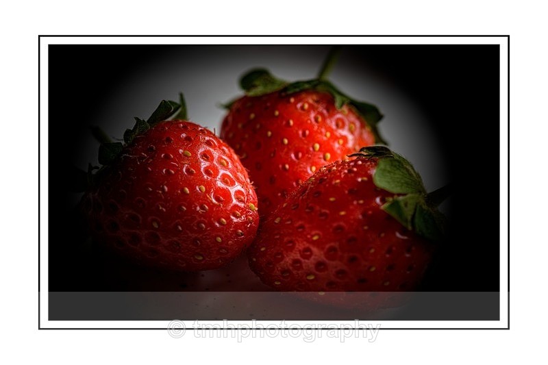 Strawberries - Still Life / Contemporay Art