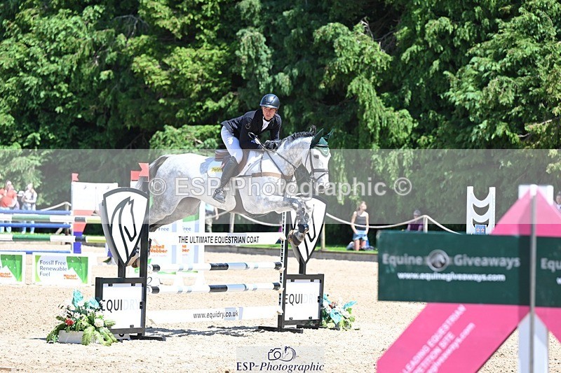 240525-123434-14949 - 404-DEERPAIRC_REVELRY-Max_Warburton