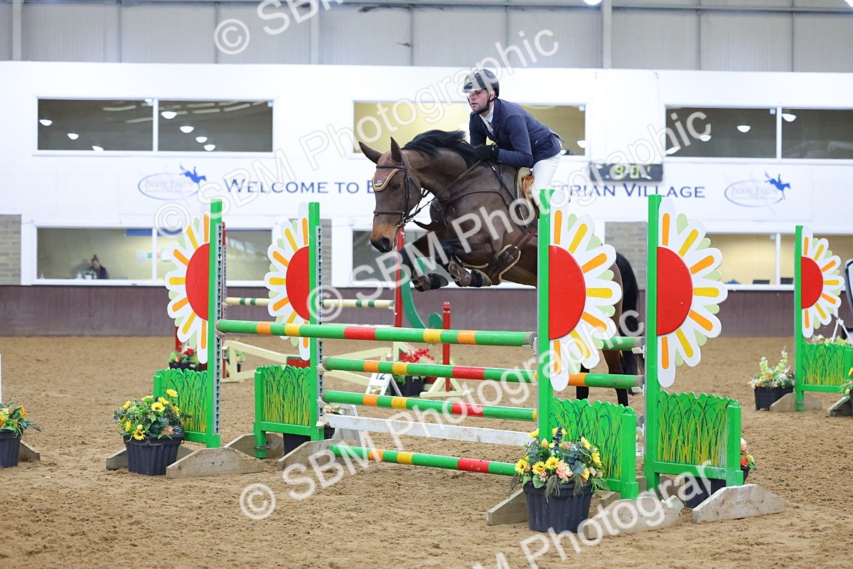 1I0A4824 - Class 9 - Senior Newcomers/ 1.10m Open