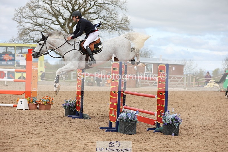 240419A-122729-07240 - Cls 6, 2 Star Medium Tour 1.35m