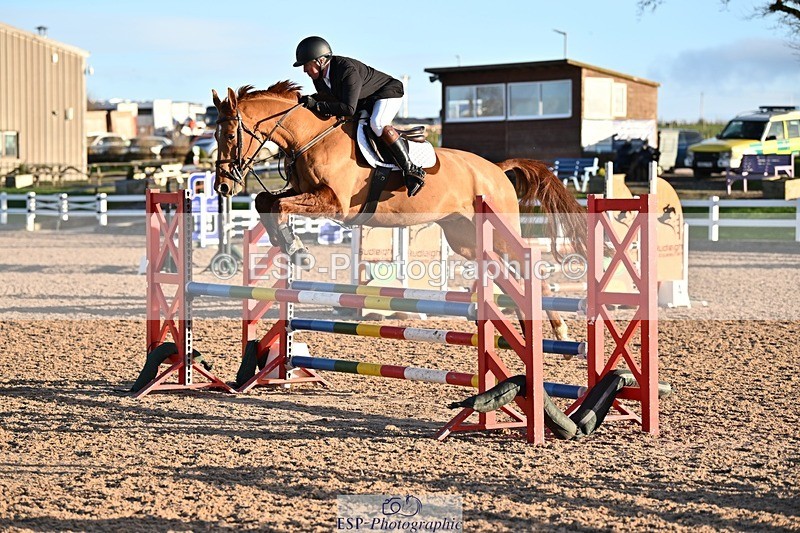 241208-094427-01532 - Cls 18 Bliss of London Novice Champ Q