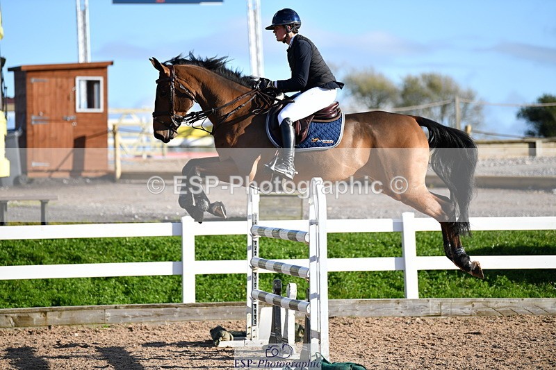 231110A-144550-00863 - Cls 6 Foxhunter & 1.20m Open