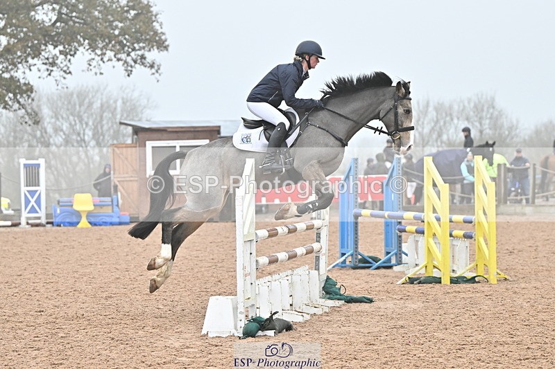 241103A-112421-07025 - SUN Cls 18 British Novice and 90cm Open