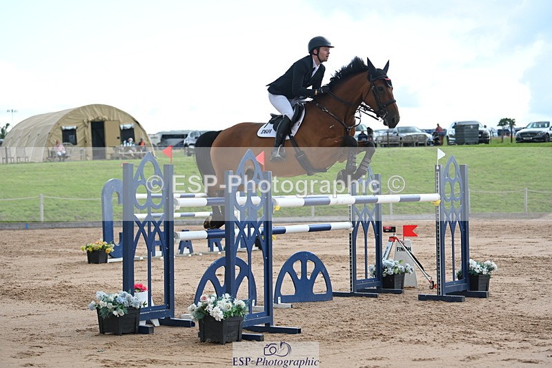 230721A-111741-05610 - Cls 6, 2 Star Medium 1.35m