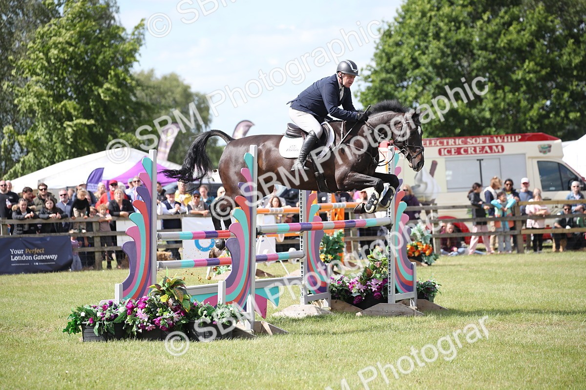 SBM_17523 - Class 208 - Senior Foxhunter 1.20m Open