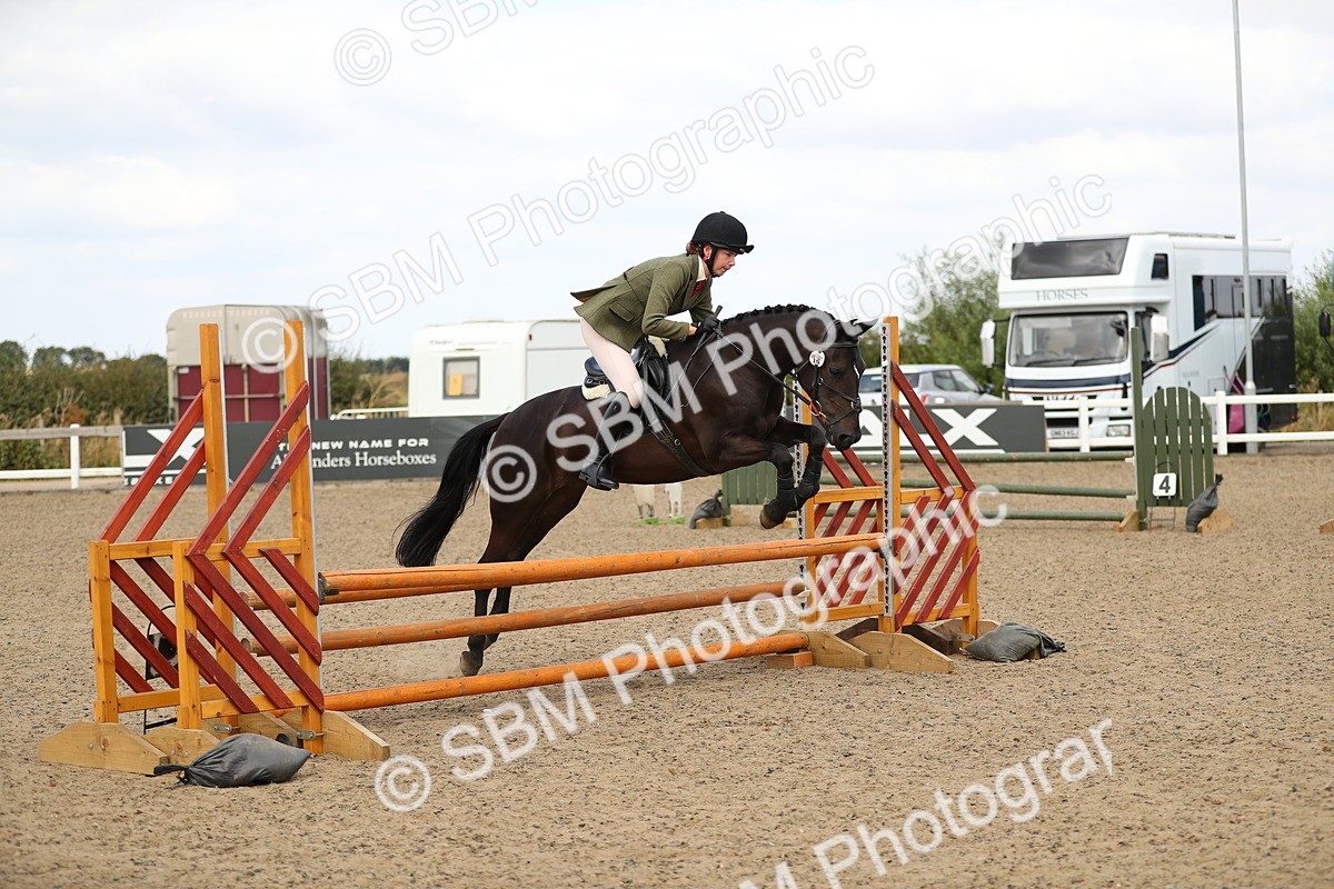 SBM_05625 - Class 48a Style & Performance 70cm (15-19)