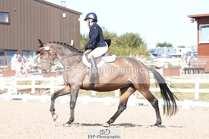 250817-155218-11820 - 204-Lysanne.VaseCafino