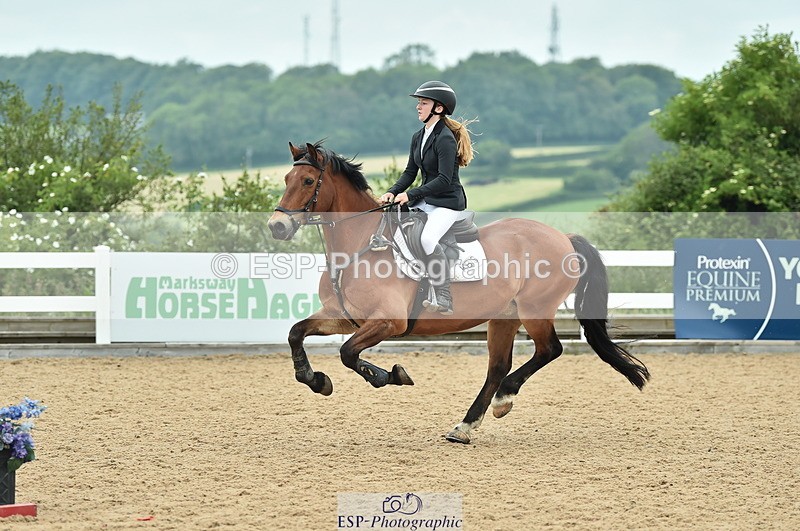 230611A-102940-04658 - Cls 32 85cm Amateur Qualifier