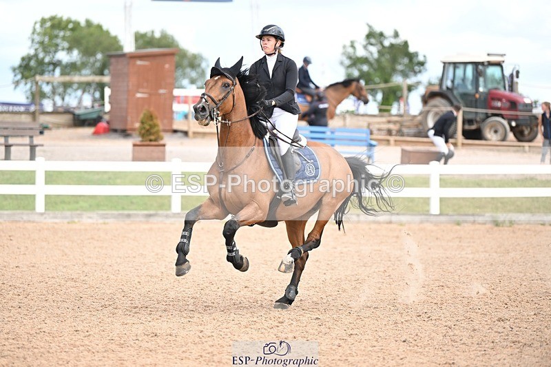 250723-160045-01294 - Cls 6 Foxhunter and 1.20m