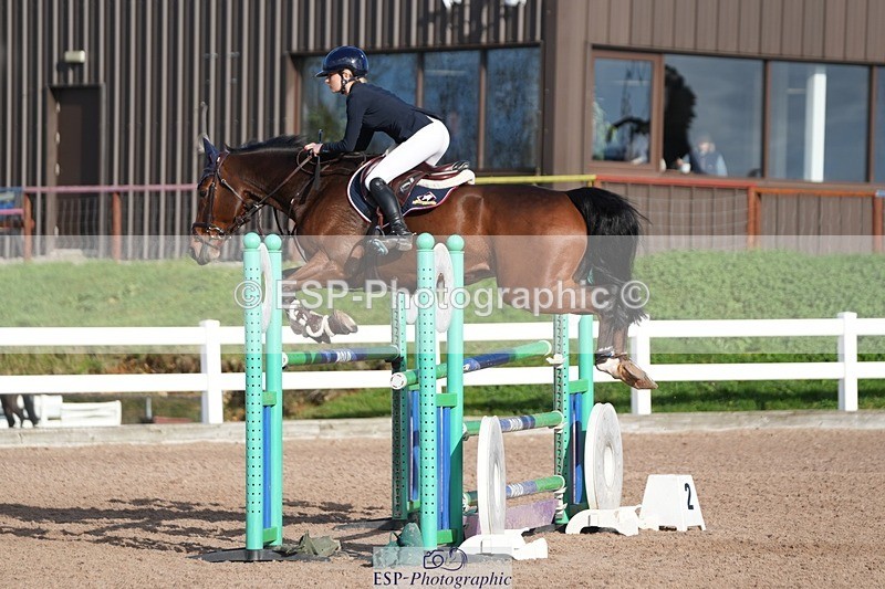 251108-125747-02610 - Cls 13 Foxhunter and 1.20m Open