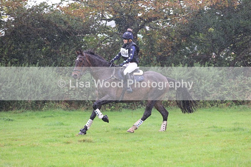 JPP_5398 - Class 4: 80cm: Crossed Logs