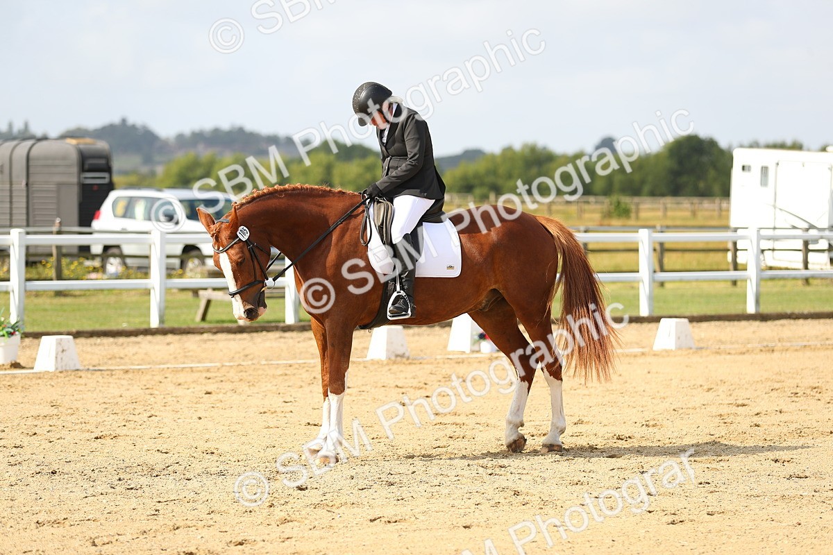SBM_015615 - Class 13 - Novice 23 - 9.54-11.04