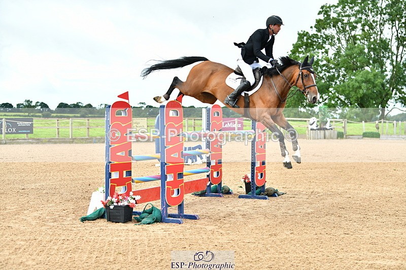 230723A-095810-10722 - Cls 4, 2 Star Small 1.30m