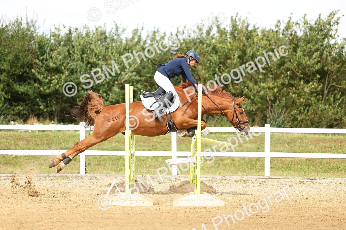 SBM_010442 - Class 4 - Senior Foxhunter - 1.20m Open