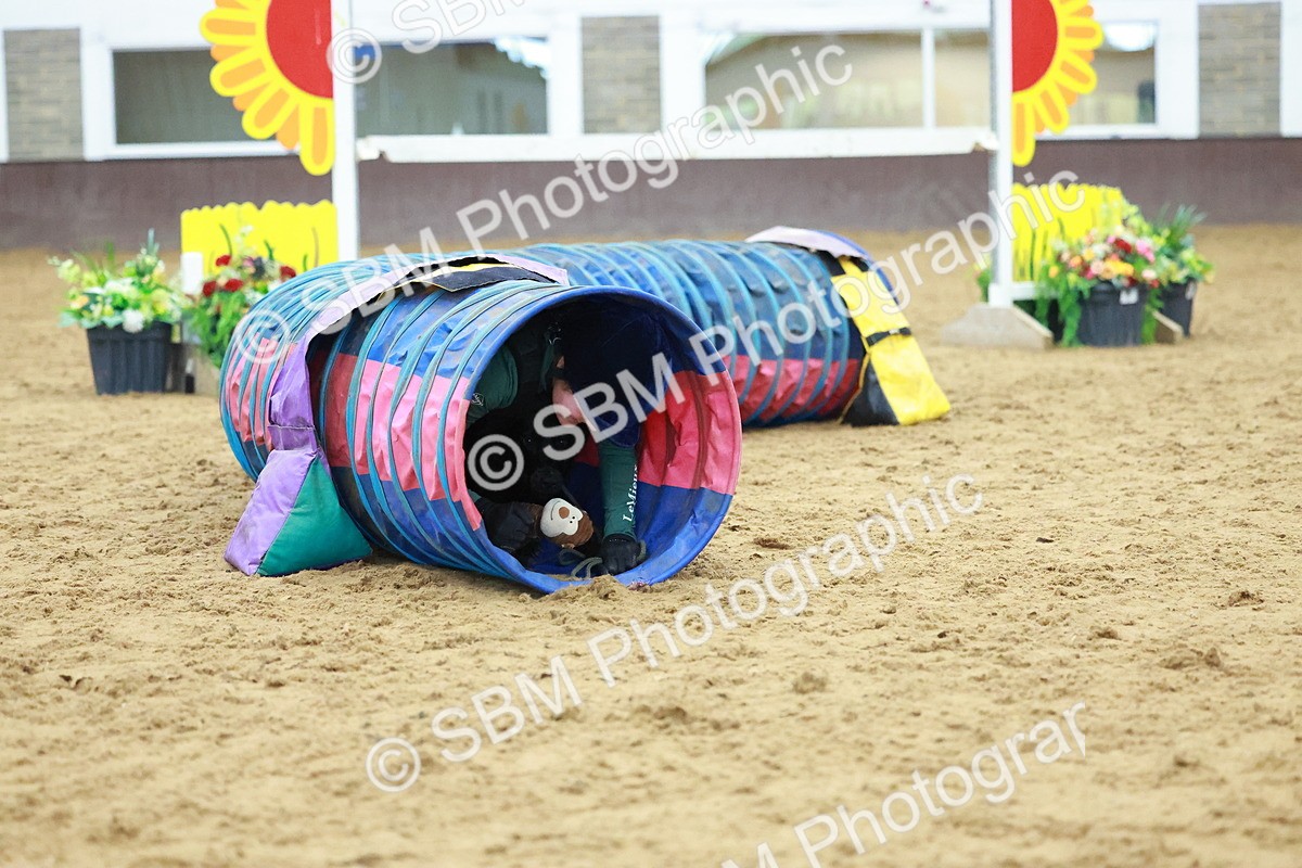 SBM_002386 - Class 3 - Horse & Hound (60cm)