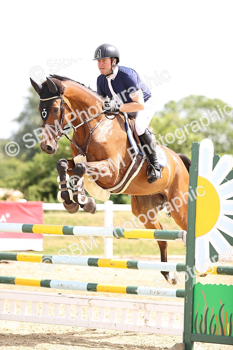 SBM_000589 - Class 15 - Redpost Equestian Senior Foxhunter - 1.20m