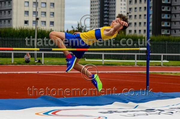 Age25SAT-914776 - Field Male