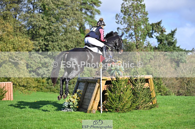 241025-103518-06593 - 002-Ellie.Fredericks-BRITANNIA'S.OLIVE