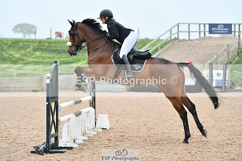 241102A-114625-04400 - SAT Cls 9 British Novice and 90cm Open