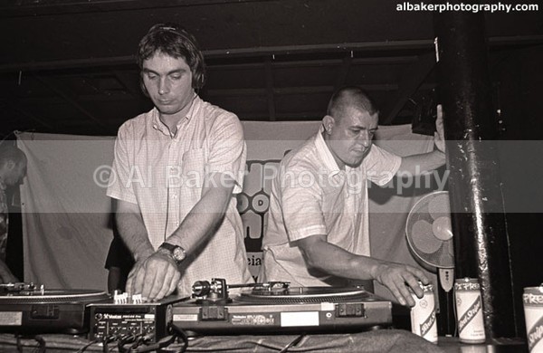 06 unabombers - Friends-&-Family @ the-roadhouse 15.09.01