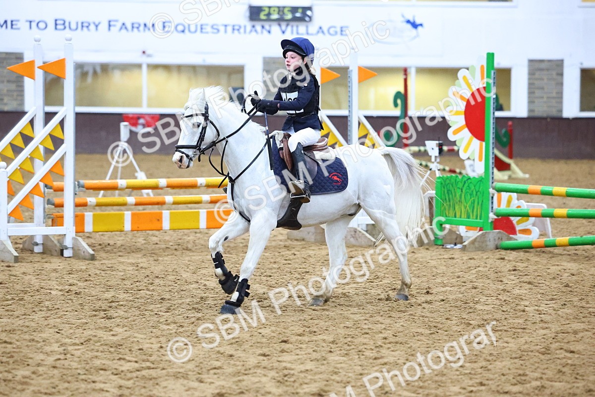 SBM_001517 - Class 4 - Festive Fences - 70cm