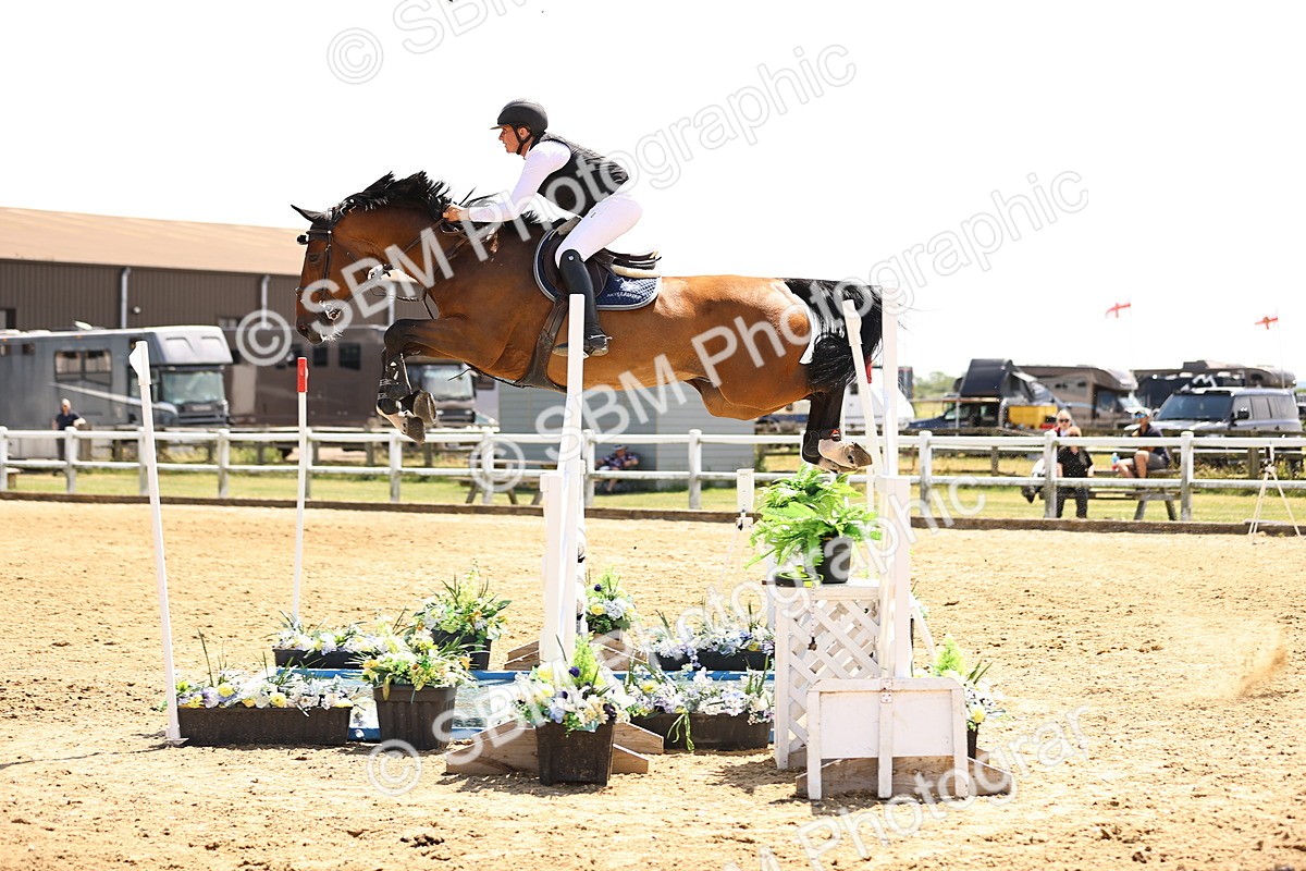 SBM_001916 - Class 16 - GFS Senior Newcomers 1.25m
