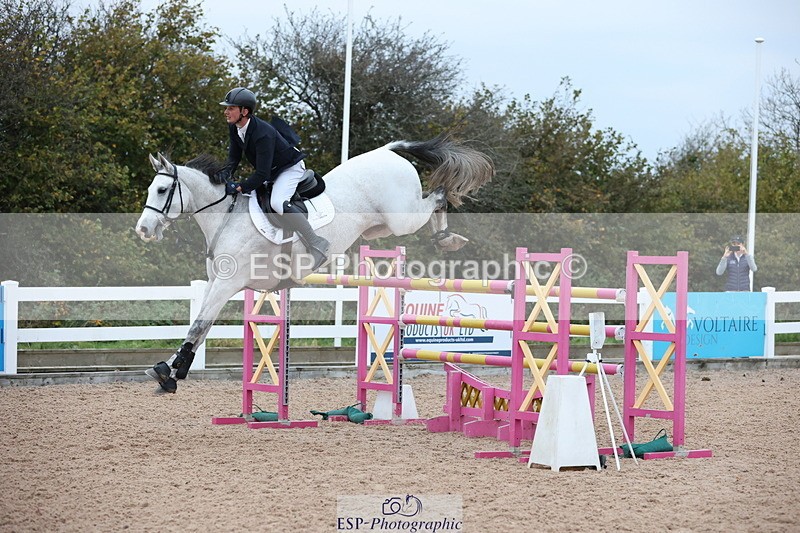 241101A-160823-03247 - FRI Cls 8 National 1.30m